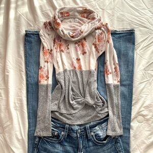 super cute women’s Maurice’s tee